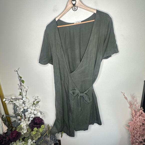VETTA Capsule The Short Wrap Dress Olive Green Sz L {C28} - Picture 4 of 7
